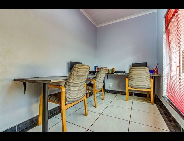 3 BEDROOM HOUSE FOR SALE IN VAN RIEBEECK PARK